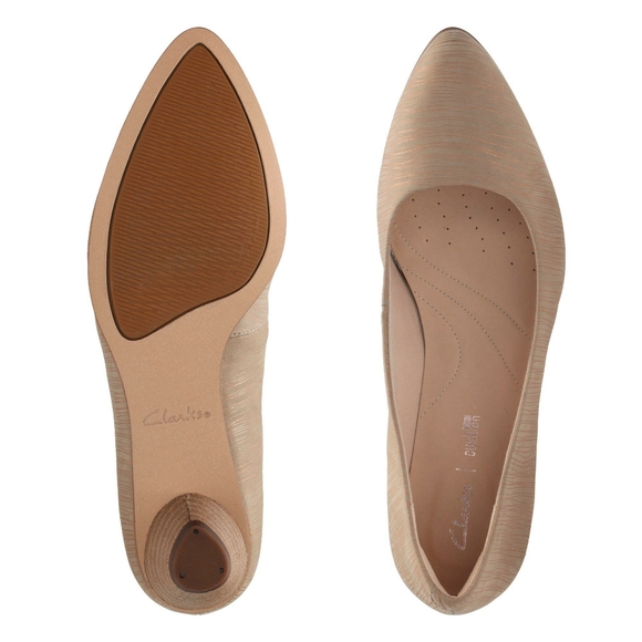 clarks mena bloom pump